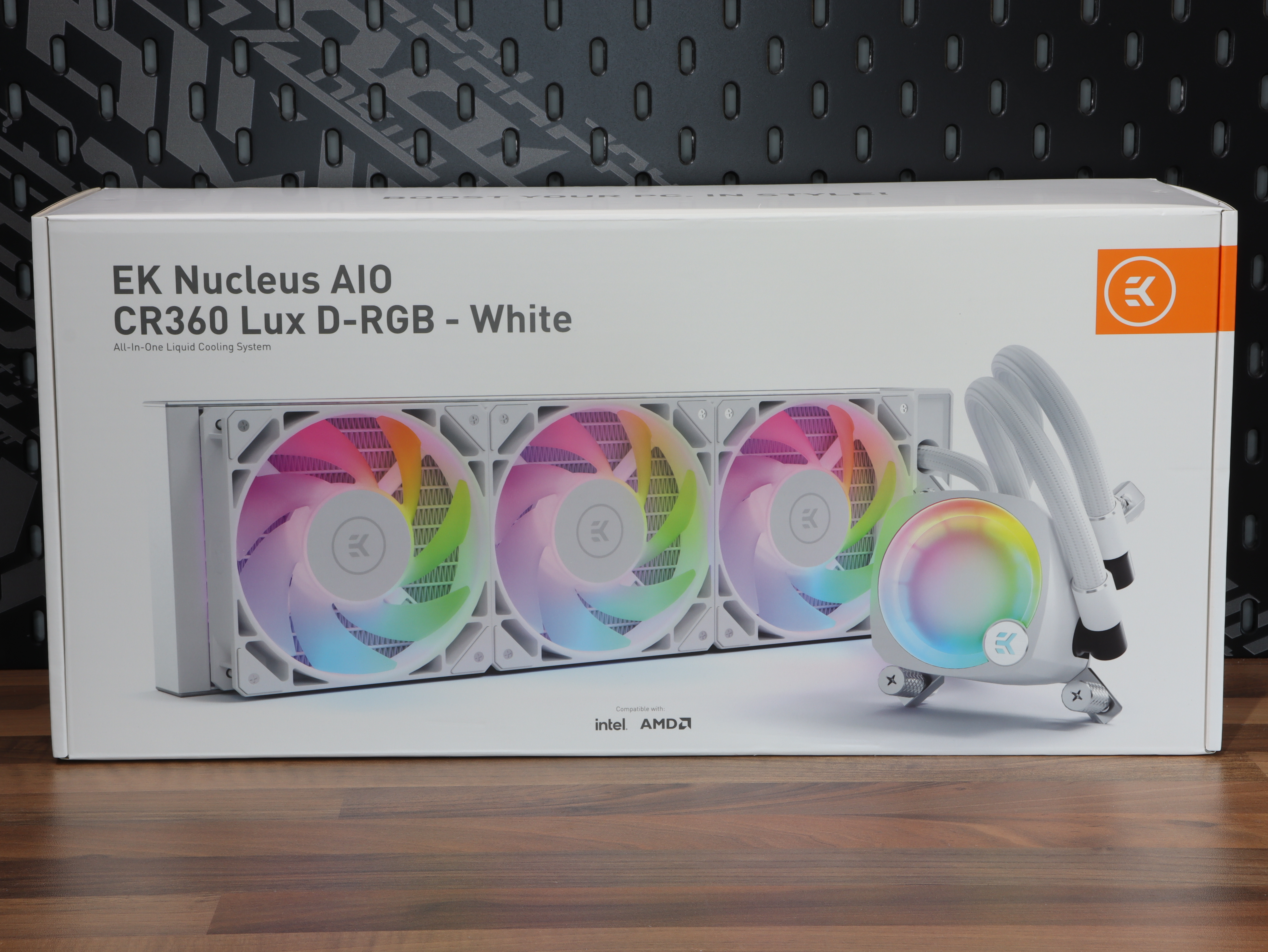 EKWB Daisy-chainable AIO watercooler White AIO top Lux CR360 Rotatable AMD Nucleus pump CPU Intel cooler D-RGB EK.JPG